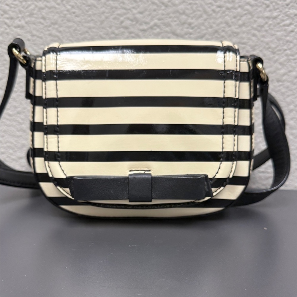 Kate Spade Black and Cream Striped Patent Leather Crossbody Bag